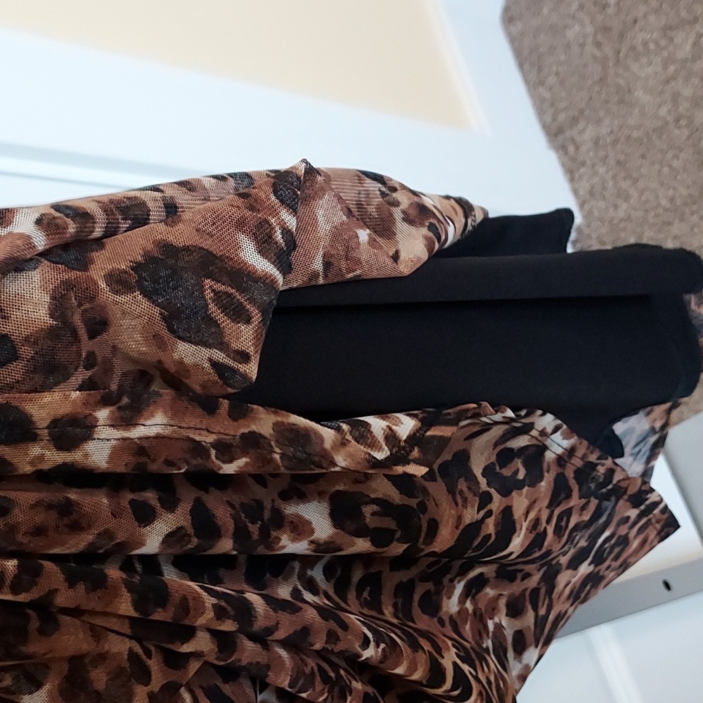 Connected Apparel Leopard Print With Gathered Sid… - image 5